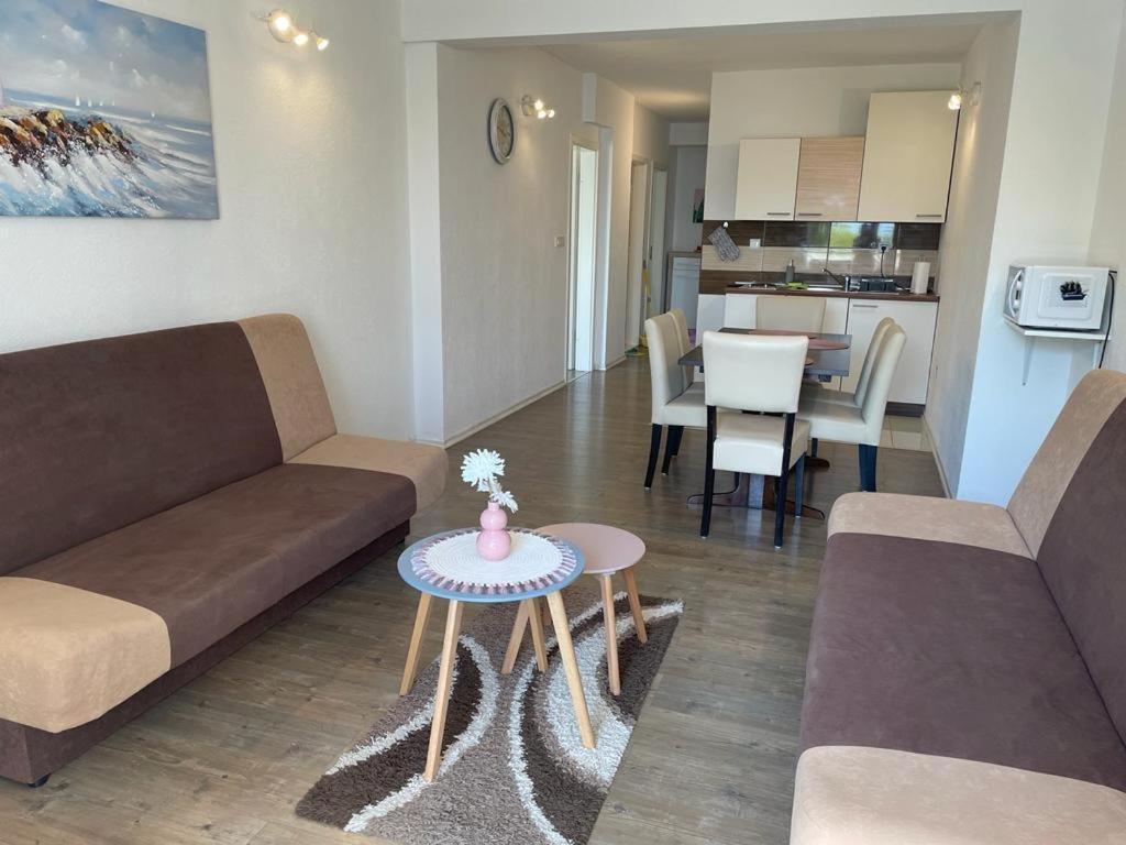 Nemira Beach Apartments Omis Exterior photo