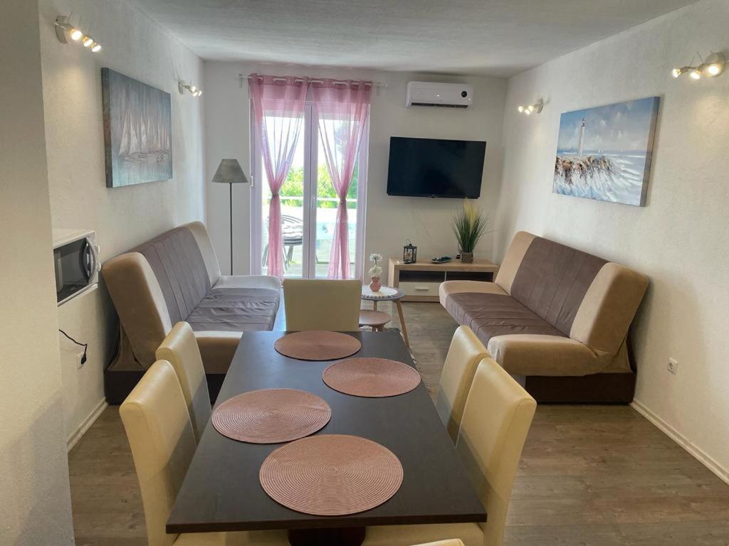 Nemira Beach Apartments Omis Exterior photo