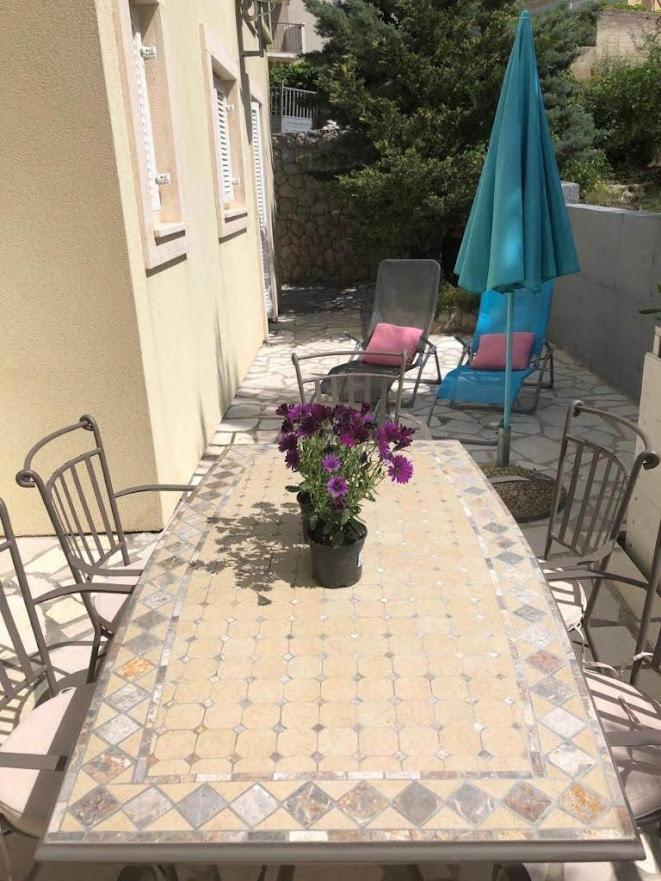 Nemira Beach Apartments Omis Exterior photo