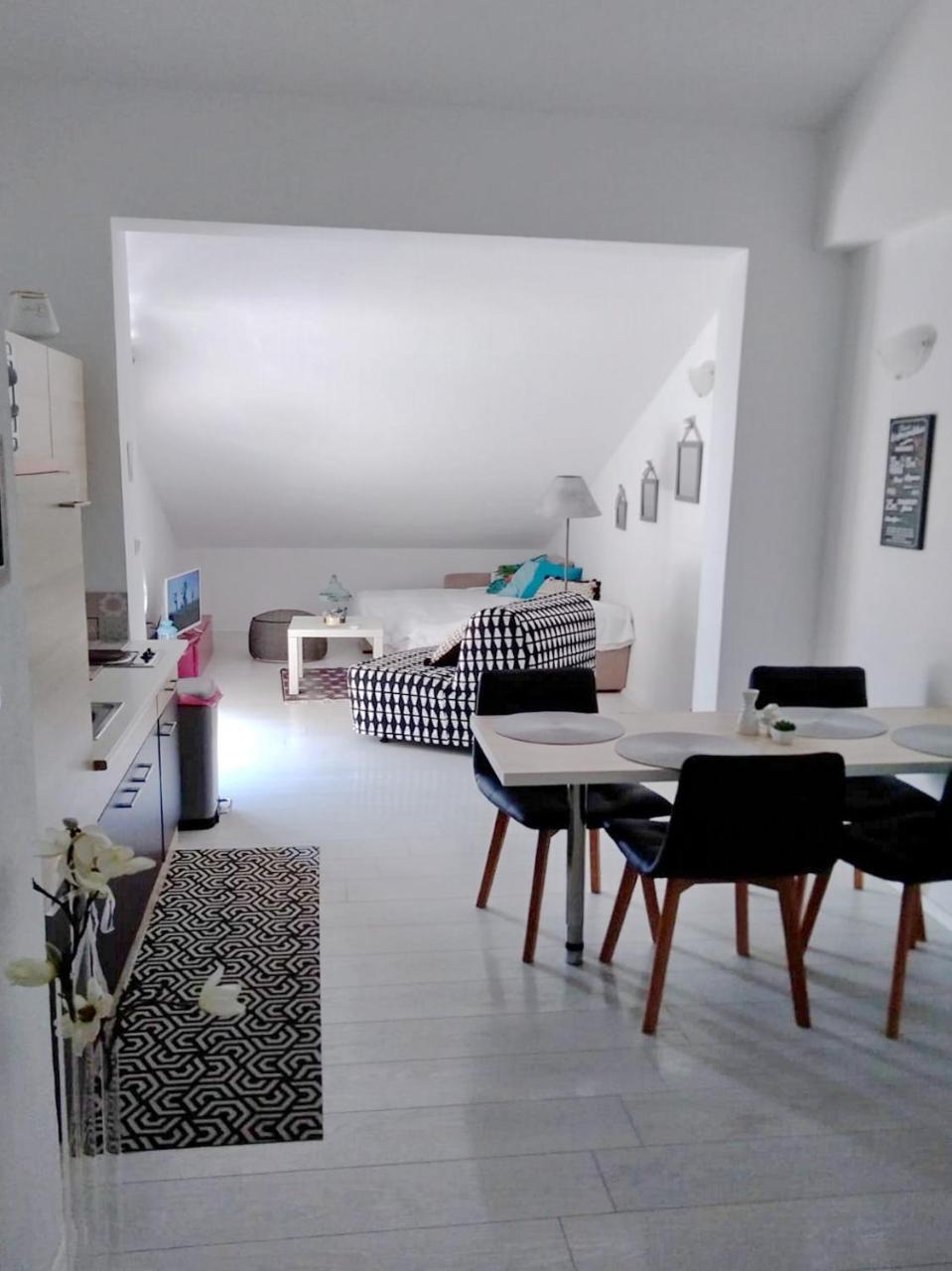 Nemira Beach Apartments Omis Exterior photo